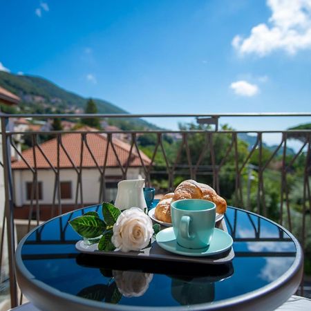 アジェーロラ Raggio Di Sole Bed & Breakfast エクステリア 写真