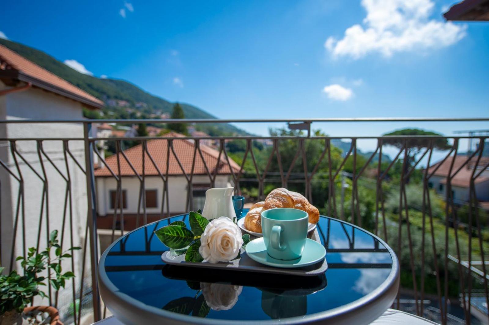 アジェーロラ Raggio Di Sole Bed & Breakfast エクステリア 写真